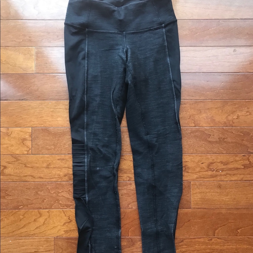 Lululemon charcoal and black pants